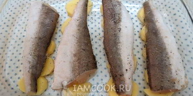 хек с картошкой в духовке