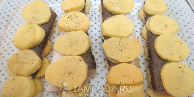 хек с картошкой в духовке