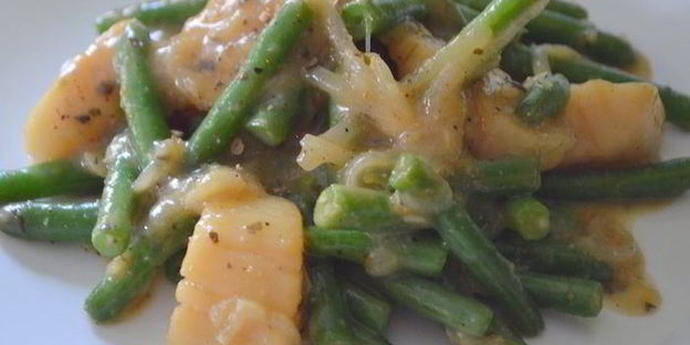 морские гребешки с зеленой фасолью