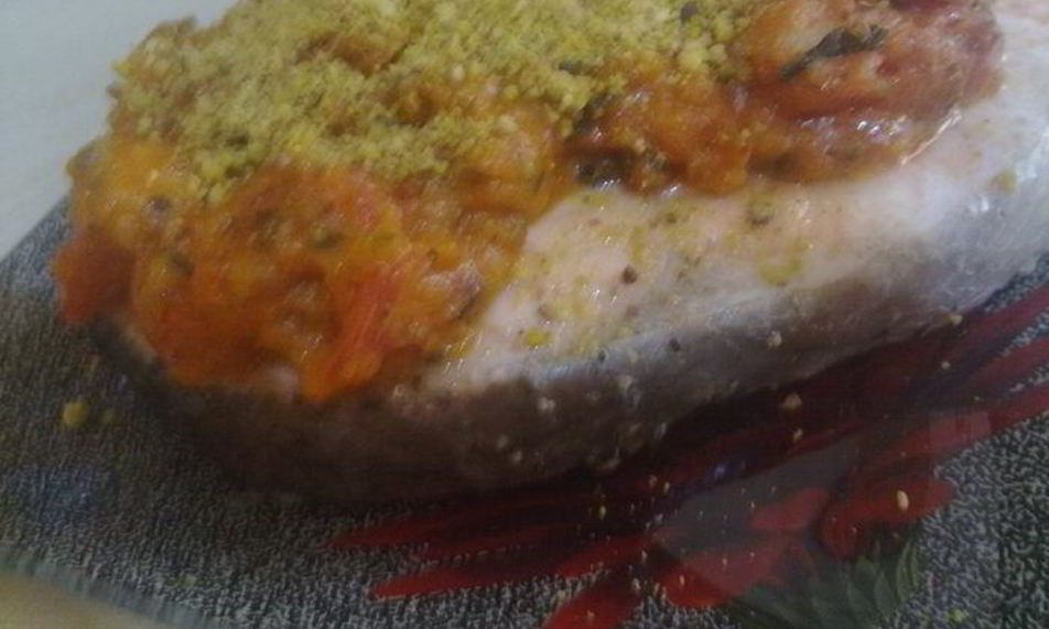 Рецепт паровой семги с фисташково-креветочным соусом