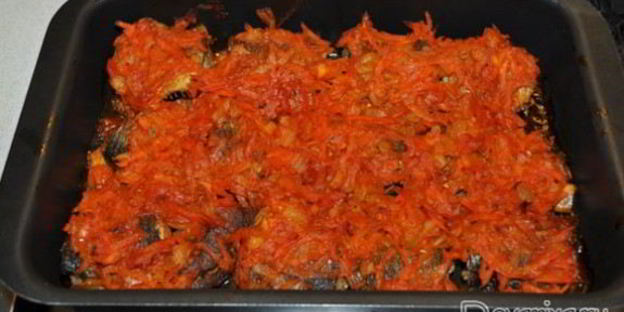 сельдь, запеченная с овощами в духовке