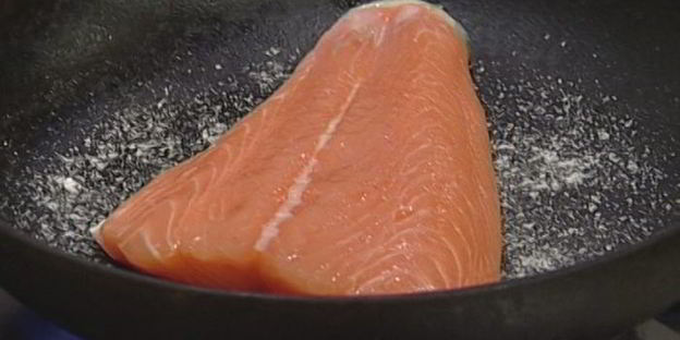 семга с тушеными овощами