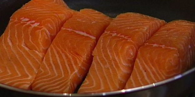 семга со сливочным соусом из белого вина и мидий