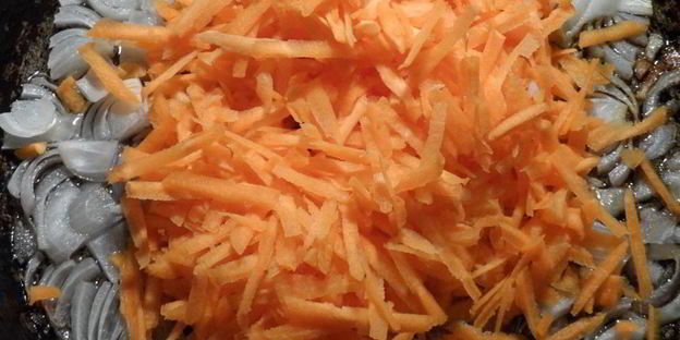 скумбрия тушеная с овощами