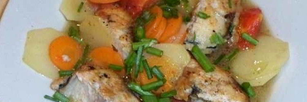 Скумбрия, тушенная в сметане