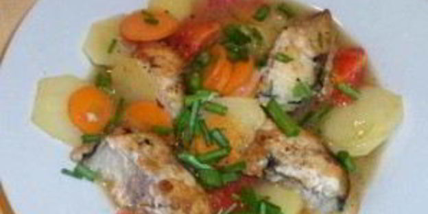 скумбрия, тушенная в сметане