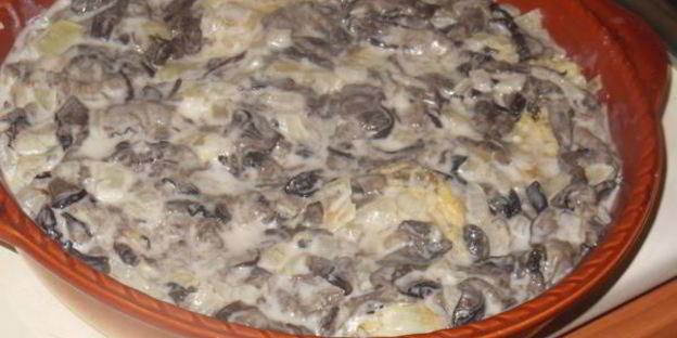 судак с грибами и сметанным соусом