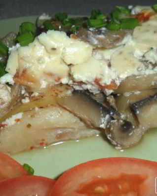 Судак с картофелем и грибами