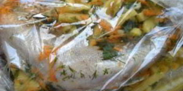 судак, запеченный в рукаве