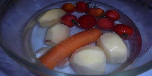 запеченный окунь с овощами