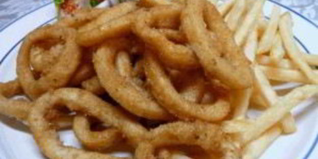 жареные кольца кальмаров