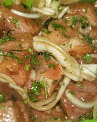 Маринад для шашлыка с мятой, петрушкой и реганом