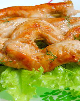 Шашлычки из куриной грудки в соевом соусе