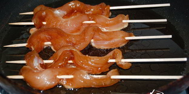 шашлычки из куриной грудки в соевом соусе