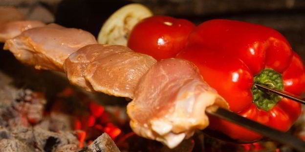 шашлык из курицы с овощами