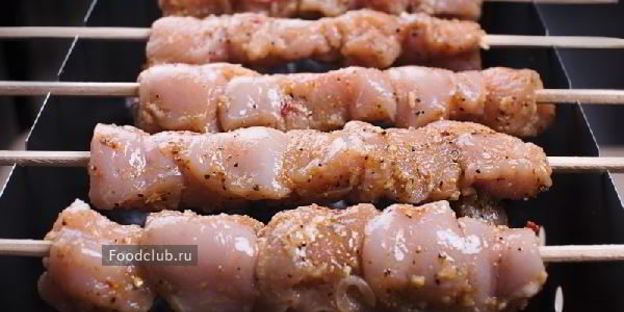 шашлык из курицы в чесночно-луковом маринаде