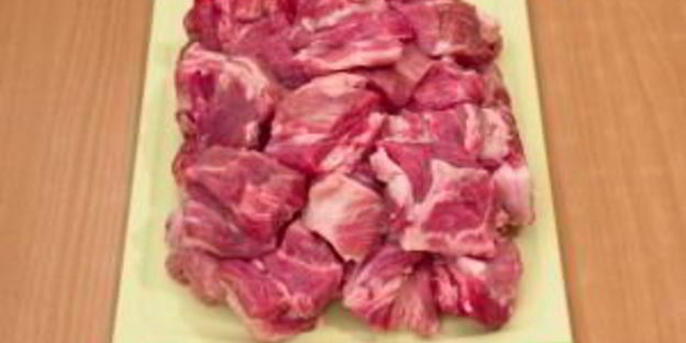 шашлык из свинины, маринованный в розовом соусе