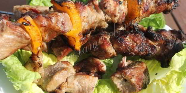 шашлык из свинины на минералке