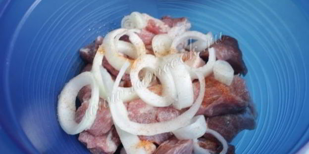 шашлык из свинины на минералке