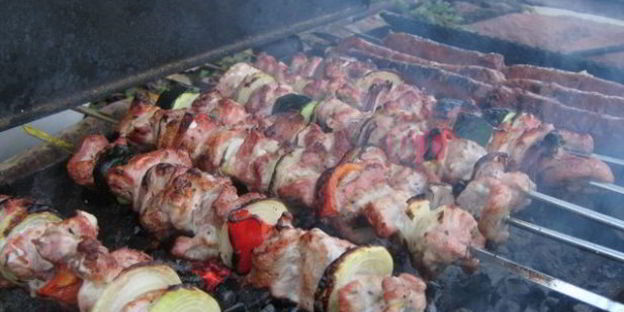 шашлык из свинины с киви