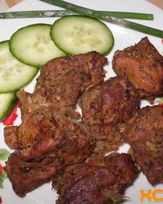 Шашлык на луковой подушке в духовке