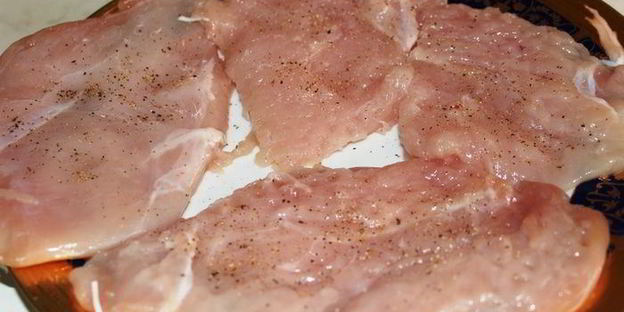 куриный шницель с грибным соусом