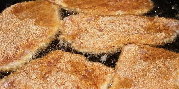 куриный шницель с грибным соусом