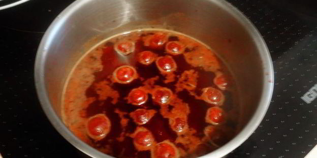 миндальный шницель амаретто с острым вишневым соусом