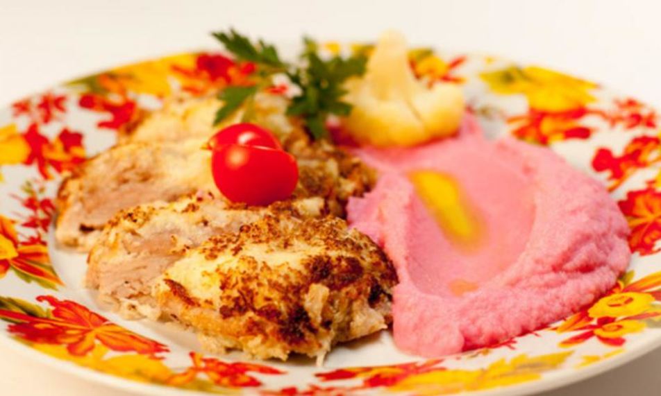 Рецепт пюре из цветной капусты с оригинальным свиным шницелем