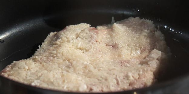 пюре из цветной капусты с оригинальным свиным шницелем