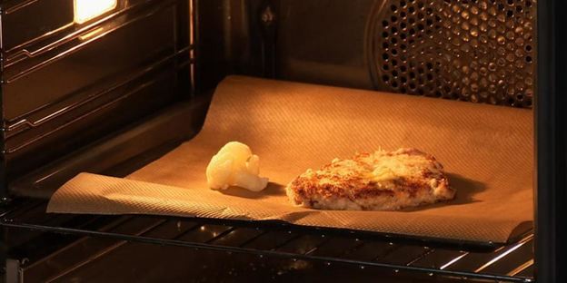 пюре из цветной капусты с оригинальным свиным шницелем