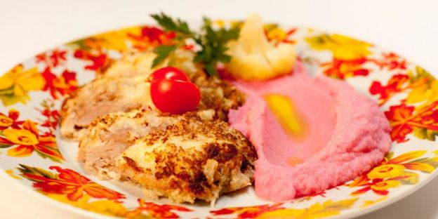 пюре из цветной капусты с оригинальным свиным шницелем