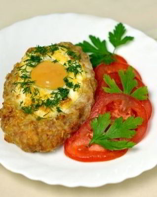 Шницель из фарша с яйцом