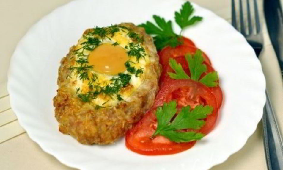 Рецепт шницеля из фарша с яйцом