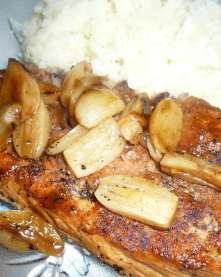 Шницель с чесноком