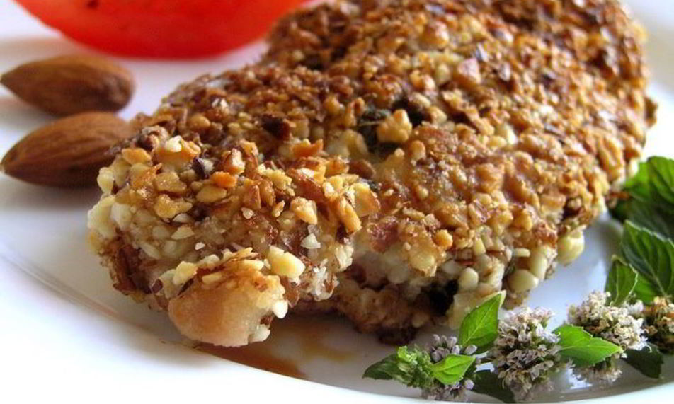 Рецепт шницеля с мятой, миндалем и кедровыми орешками