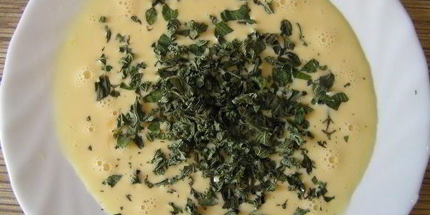 шницель с мятой, миндалем и кедровыми орешками