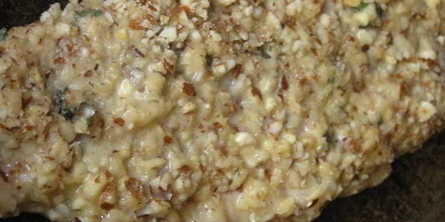 шницель с мятой, миндалем и кедровыми орешками