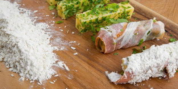 шницель с сыром в беконе