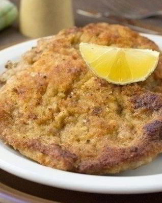 Шницель в сухарях