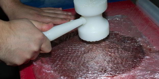 венский шницель из парной телятины в хрустящей корочке