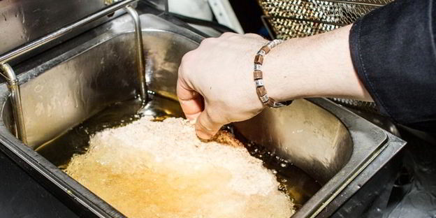 венский шницель из парной телятины в хрустящей корочке