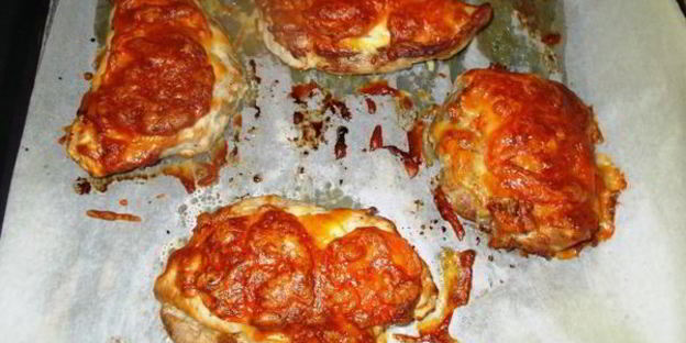 запеченный свиной шницель