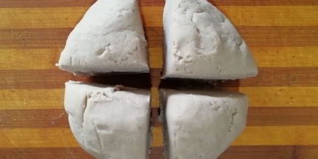 соба — гречневая лапша с говядиной и овощами