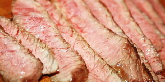 говяжьи стейки-гриль маринованные в светлом пиве