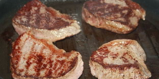 говяжьи стейки-гриль маринованные в светлом пиве