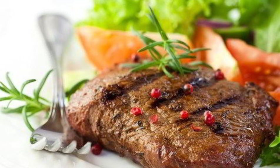 Рецепт маринованных в красном вине и розмарине говяжьи стейки