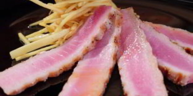 рыбный стейк из тунца