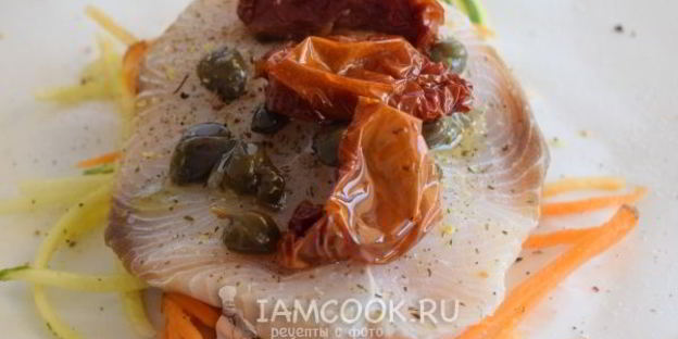 рыбный стейк на подушке из овощей в пергаменте