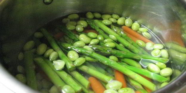 рыбный стейк в компании